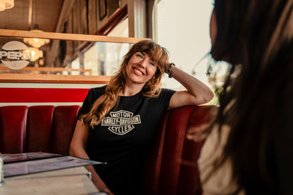 WOMEN'S H-D® STANDARD BAR & SHIELD TEE